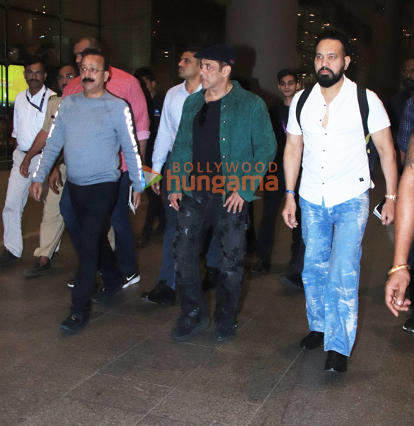 photos salman khan baba siddique and gurmeet singh jolly snapped at the airport 6