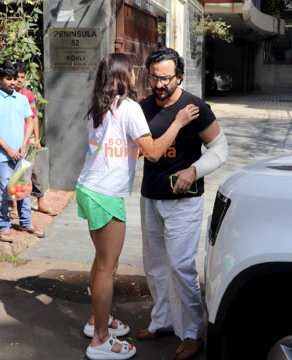 photos sara ali khan and saif ali khan snapped in juhu 2