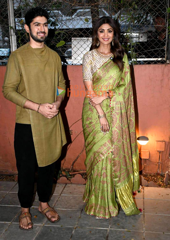 photos shilpa shetty snapped at the launch of dr hansaji yogendras latest book the sattvik kitchen 8