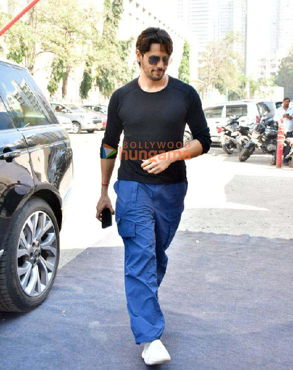 photos sidharth malhotra snapped in andheri 3 2