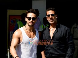 Photos: Tiger Shroff and Akshay Kumar snapped at Kalina airport