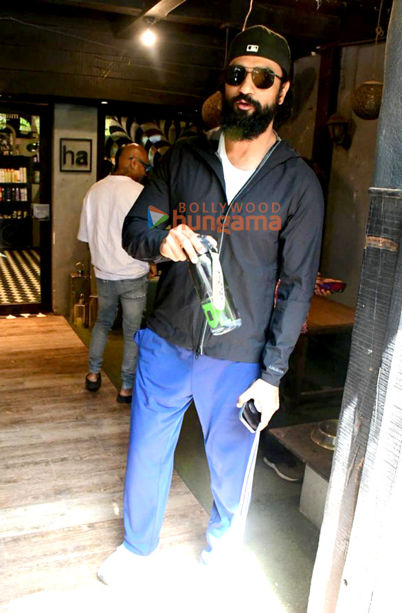 photos vicky kaushal spotted at a salon in khar 3