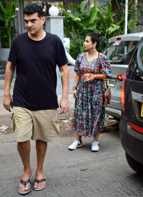 photos vidya balan snapped with her husband siddharth roy kapur in bandra 2