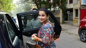 Photos: Vidya Balan snapped with her husband Siddharth Roy Kapur in Bandra