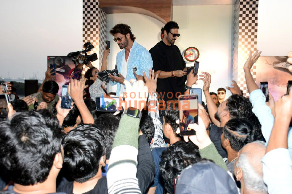 photos vidyut jammwal and arjun rampal snapped at the launch of the crakk zone in bandra 6