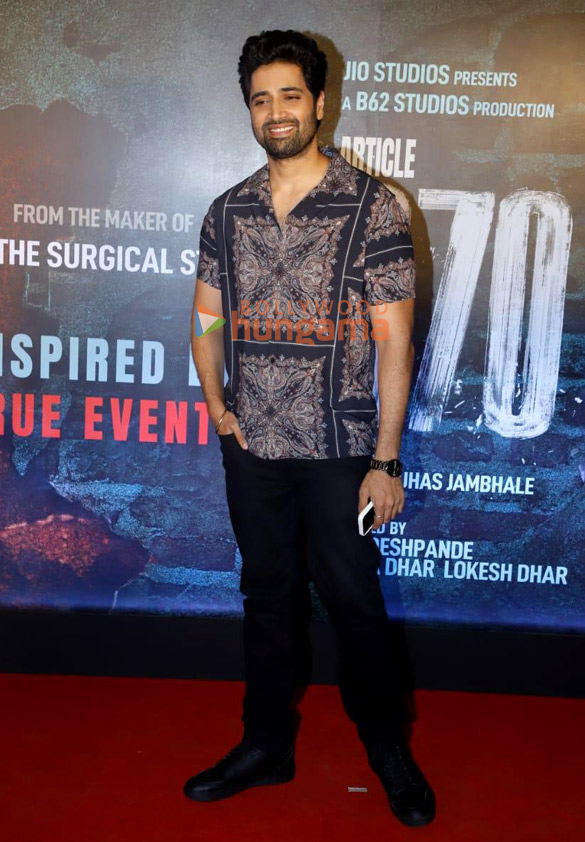 photos yami gautam dhar aditya dhar mrunal thakur and others snapped at the special screening of article 370 6