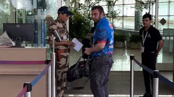Sohail Khan gets clicked by paps at the airport rocking his blue jersey