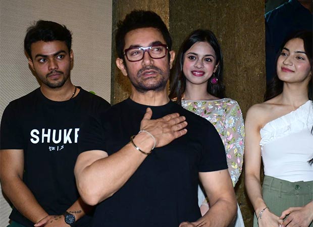 Aamir Khan celebrates 59th birthday with Laapataa Ladies team; says “Agar mujhe gift dena hai, toh iss film ki ek ticket le lijiye”