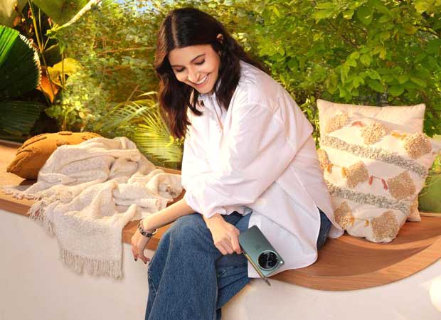 Anushka Sharma is all smiles as she posts a photo on Instagram for first time since birth of Akaay “Morning sun and some reading time” Anushka Sharma is all smiles as she posts a photo on Instagram for first time since birth of Akaay “Morning sun and some reading time”
