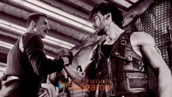 Bade Miyan Chote Miyan stills