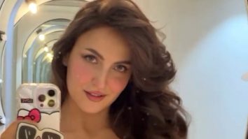 Carefree! Elli AvrRam grooves in those beautiful tassels