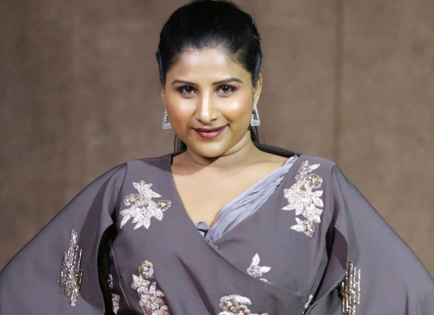 Jawan singer Mangli meets with a minor accident, confirms being safe