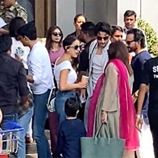 Paps request for a family photo as Sara Ali Khan & Ibrahim chit chat with Saif Ali Khan