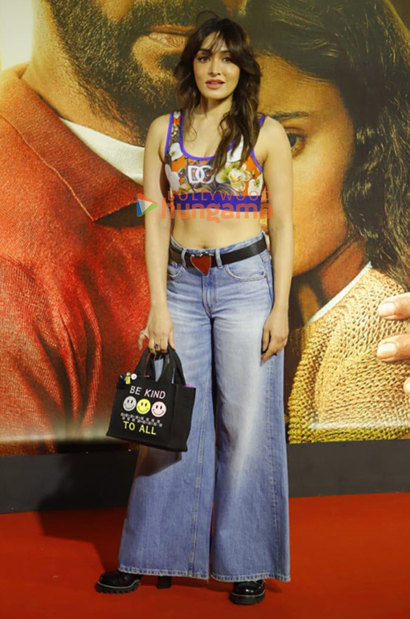 photos ajay devgn r madhavan and others grace the premiere of shaitaan 8