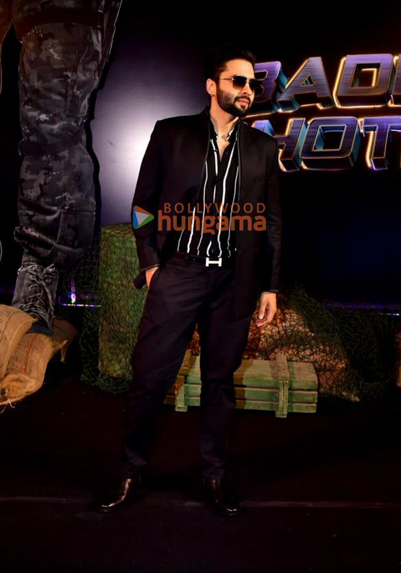 photos akshay kumar tiger shroff alaya f manushi chhillar and others snapped at the trailer launch of bade miyan chote miyan 13