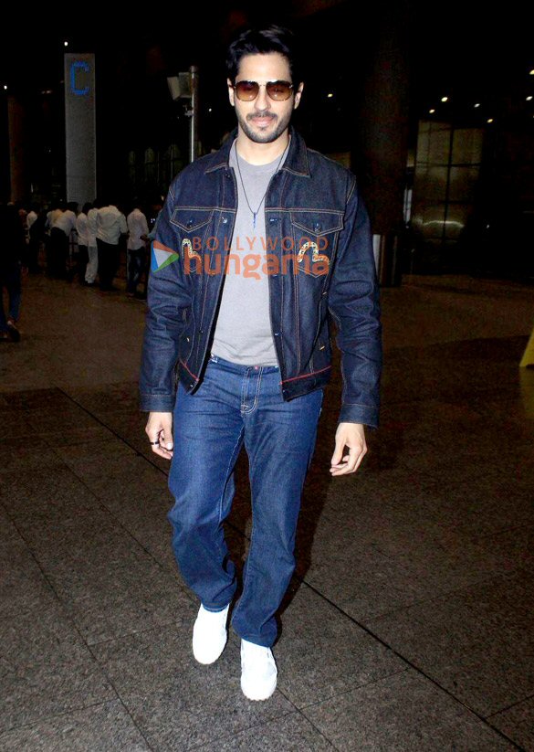 photos alia bhatt sidharth malhotra and others snapped at the airport 2