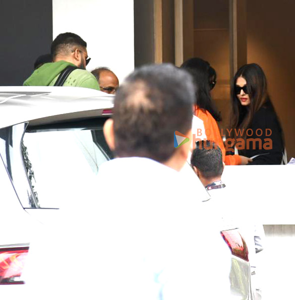 photos amitabh bachchan abhishek bachchan aishwarya rai bachchan and others snapped at kalina airport 1
