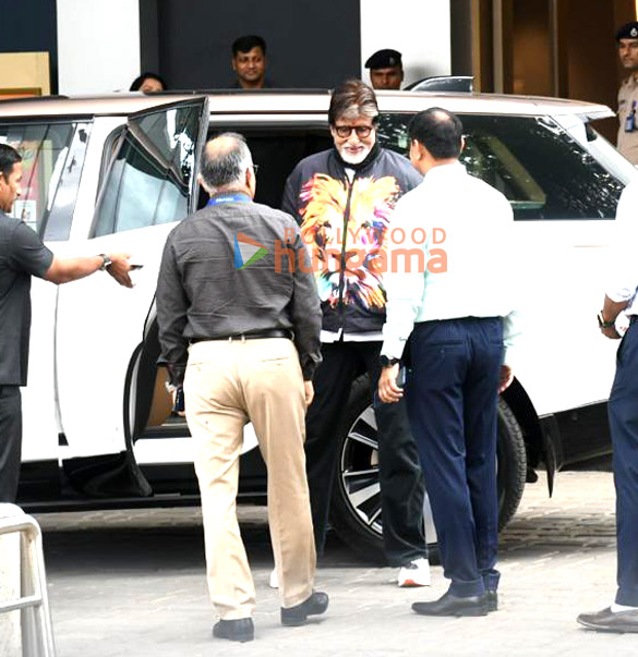 Photos Amitabh Bachchan, Agastya Nanda and Shweta Bachchan snapped at Kalina airport (2)