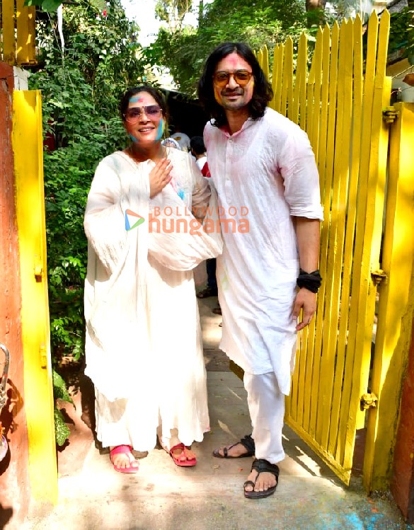 photos celebs grace shabana azmis holi 2024 bash 1 4