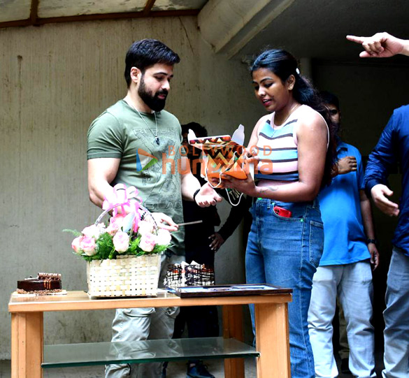 photos emraan hashmi celebrates his birthday with the paparazzi 5