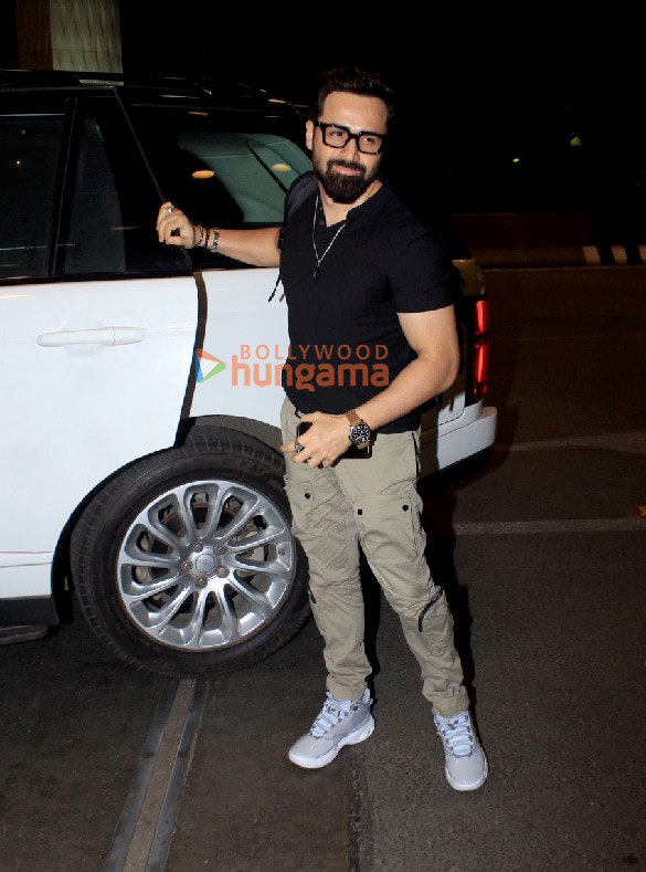 photos emraan hashmi snapped at the airport 2