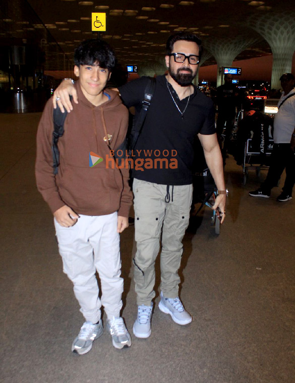 photos emraan hashmi snapped at the airport 4