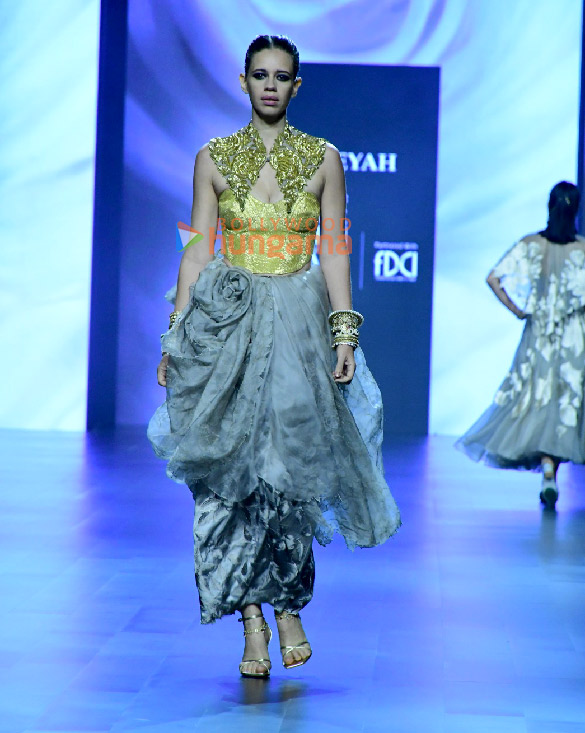 photos kalki koechlin turns showstopper for lakme fashion week 2024 1