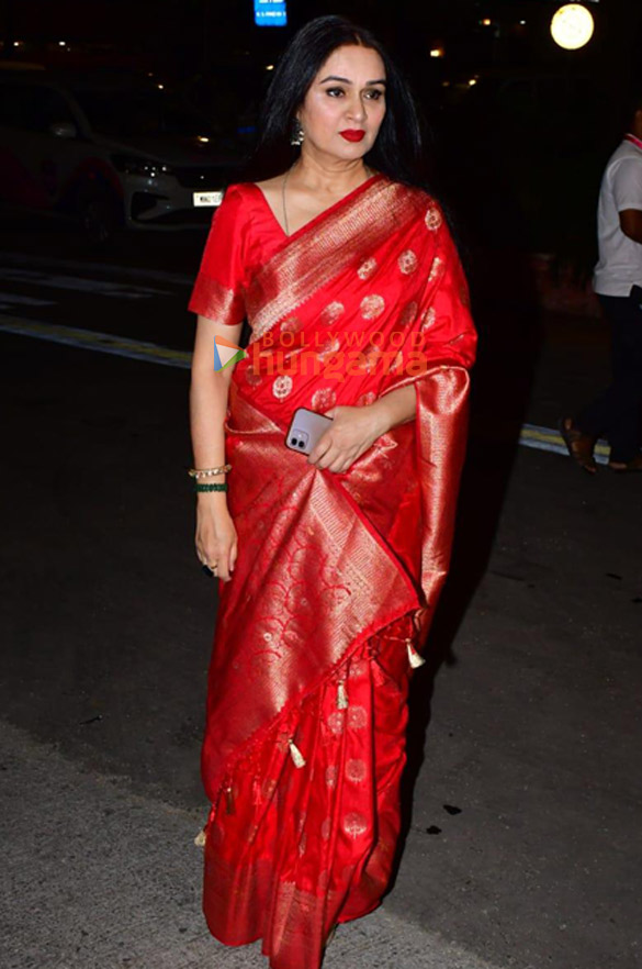 photos kartik aaryan ankita lokhande bhagyashree and others snapped at an awards function 5