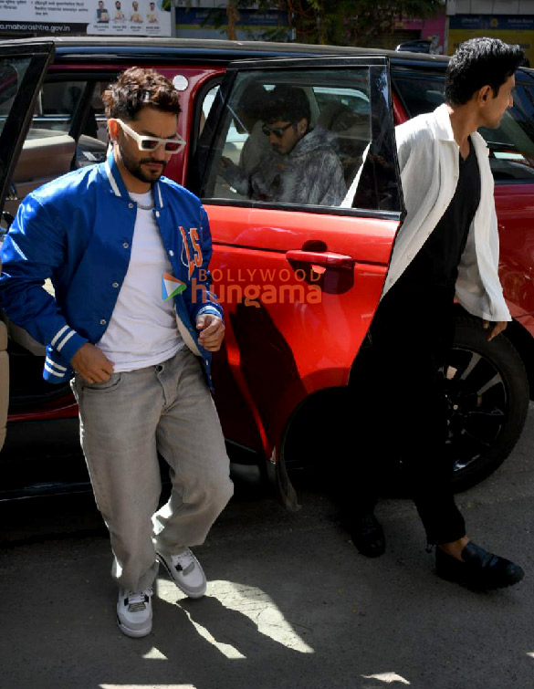 photos kunal kemmu divyenndu avinash tiwari and pratik gandhi snapped promoting their film madgaon express at game papacio bandra 4