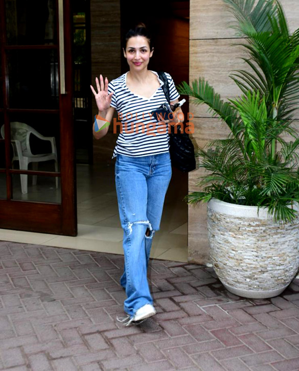 Photos: Malaika Arora spotted outside her residence in Bandra Photos: Malaika Arora spotted outside her residence in Bandra