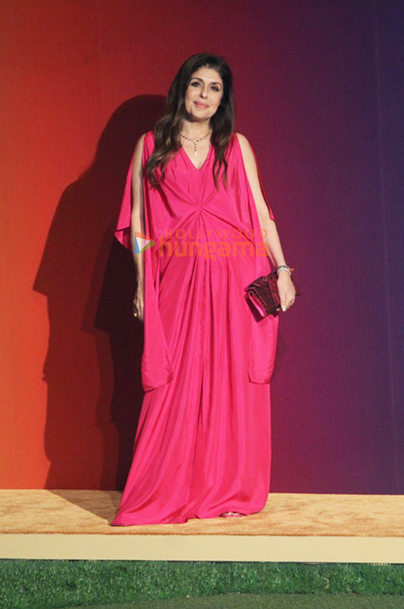 photos priyanka chopra jonas madhuri dixit and others snapped at isha ambanis event 8800 4 77