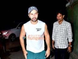 Photos: Varun Dhawan snapped in Juhu