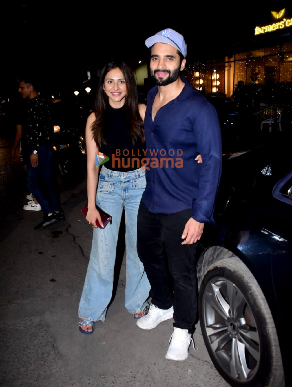 photos rakul preet singh and jackky bhagnani spotted in bandra 4
