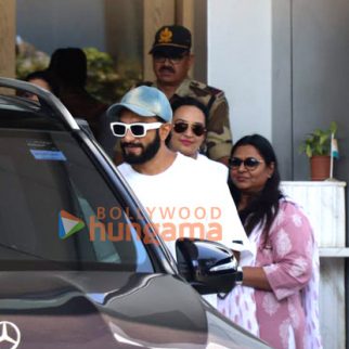 Photos: Ranveer Singh and Deepika Padukone snapped at Kalina airport