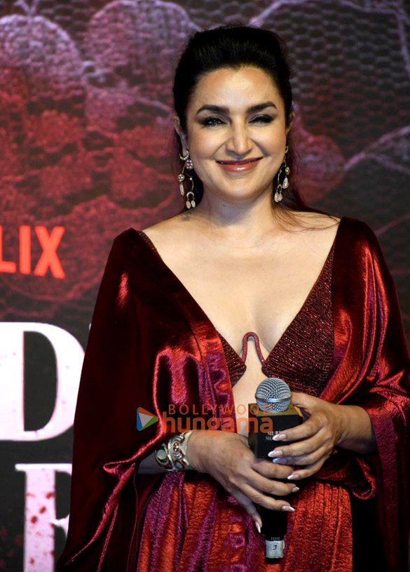 photos sara ali khan sanjay kapoor karisma kapoor and others snapped at murder mubarak trailer launch 8