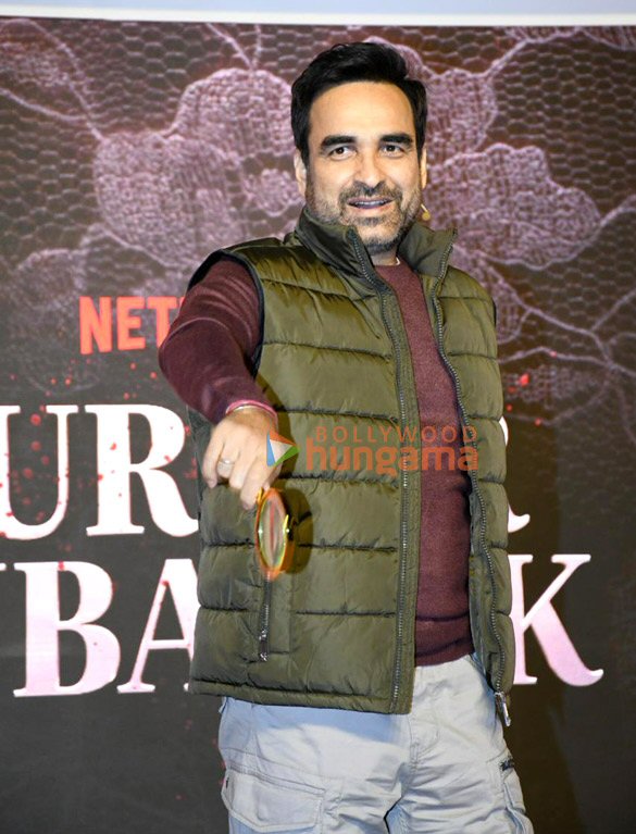 photos sara ali khan sanjay kapoor karisma kapoor and others snapped at murder mubarak trailer launch 9