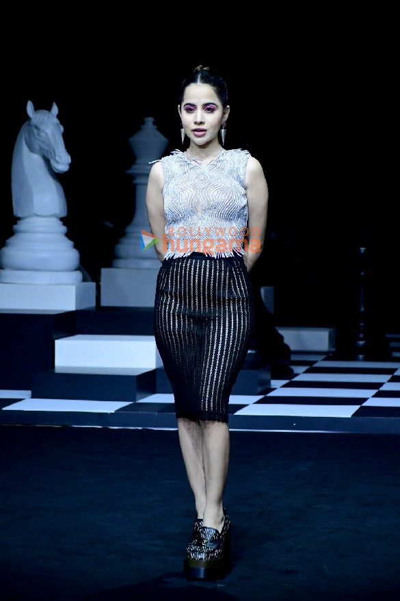 photos sara ali khan shruti haasan fatima sana shaikh and uorfi javed turn showstoppers for lakme fashion week 2024 2