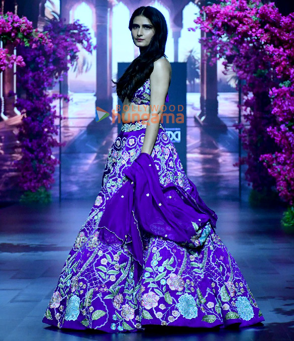 photos sara ali khan shruti haasan and fatima sana shaikh turn showstoppers for lakme fashion week 2024 3