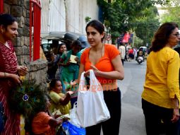 Photos: Sara Ali Khan snapped at the Shani Mandir in Juhu
