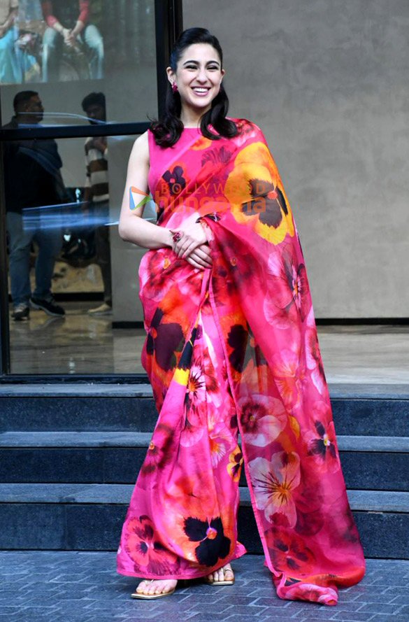 photos sara ali khan snapped promoting ae watan mere watan 3