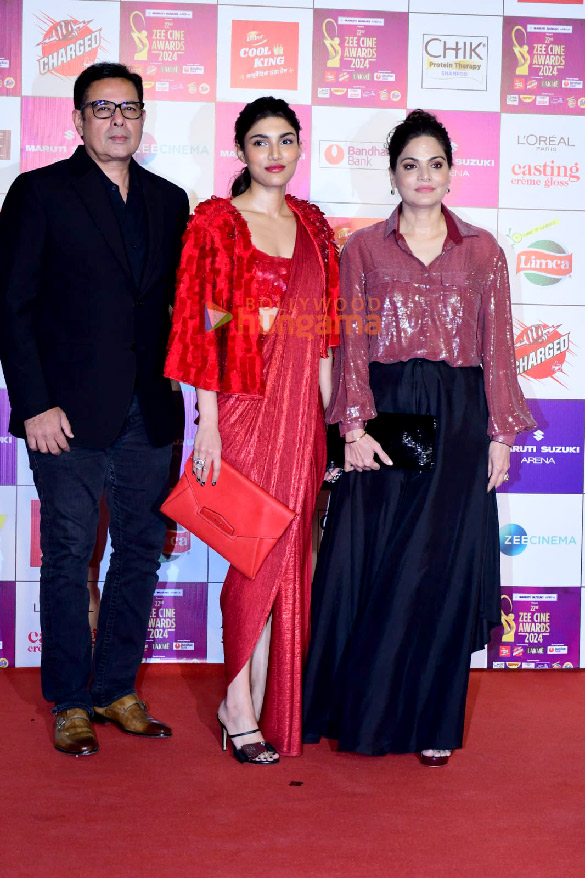photos shah rukh khan bobby deol sanjana sanghi and others snapped at zee cine awards 2024 22