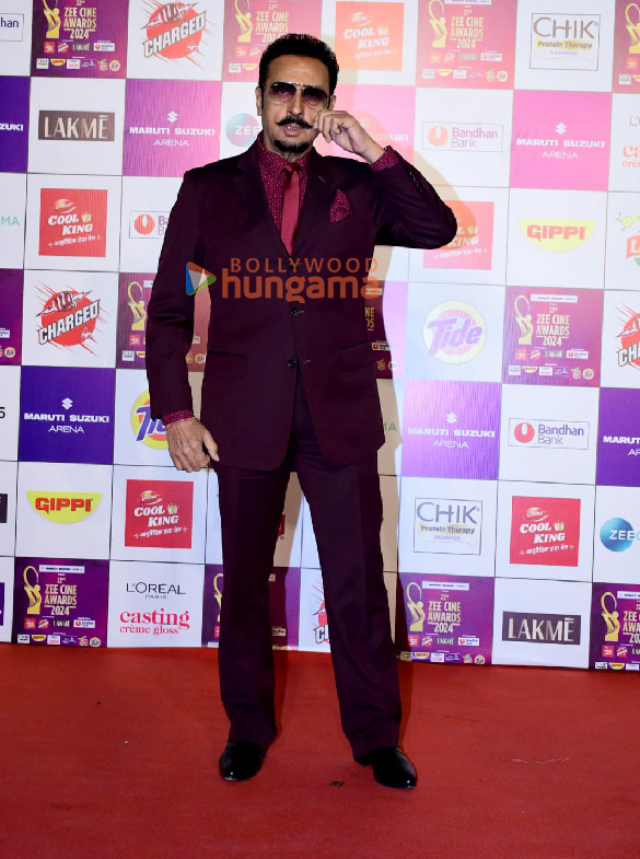 photos shah rukh khan bobby deol sanjana sanghi and others snapped at zee cine awards 2024 26
