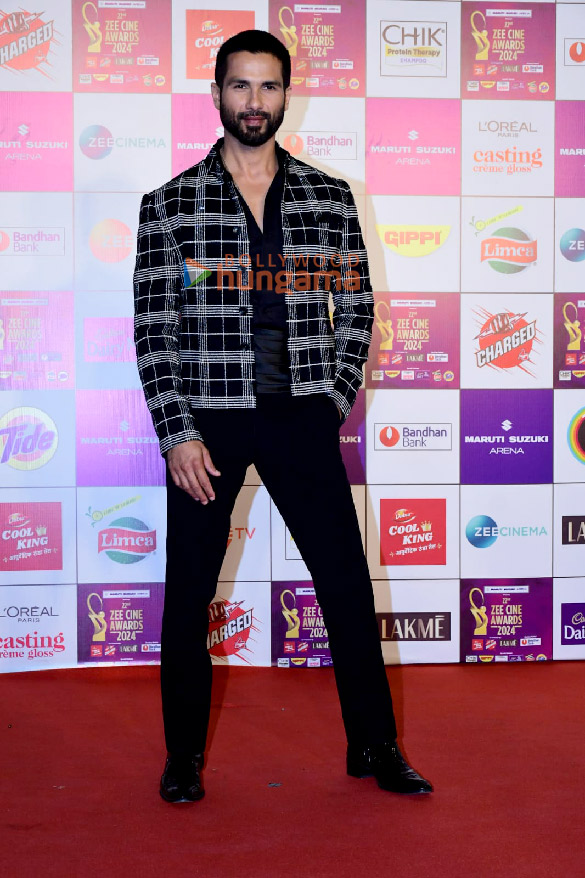 photos shah rukh khan bobby deol sanjana sanghi and others snapped at zee cine awards 2024 6 2