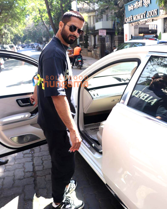 photos shahid kapoor and mira rajput kapoor snapped in bandra 1