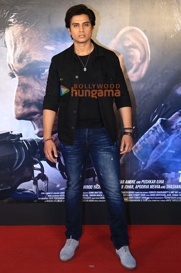photos sidharth malhotra kiara advani karan johar and others grace the premiere of yodha 2