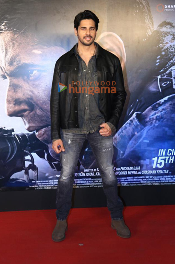 photos sidharth malhotra kiara advani karan johar and others grace the premiere of yodha 5