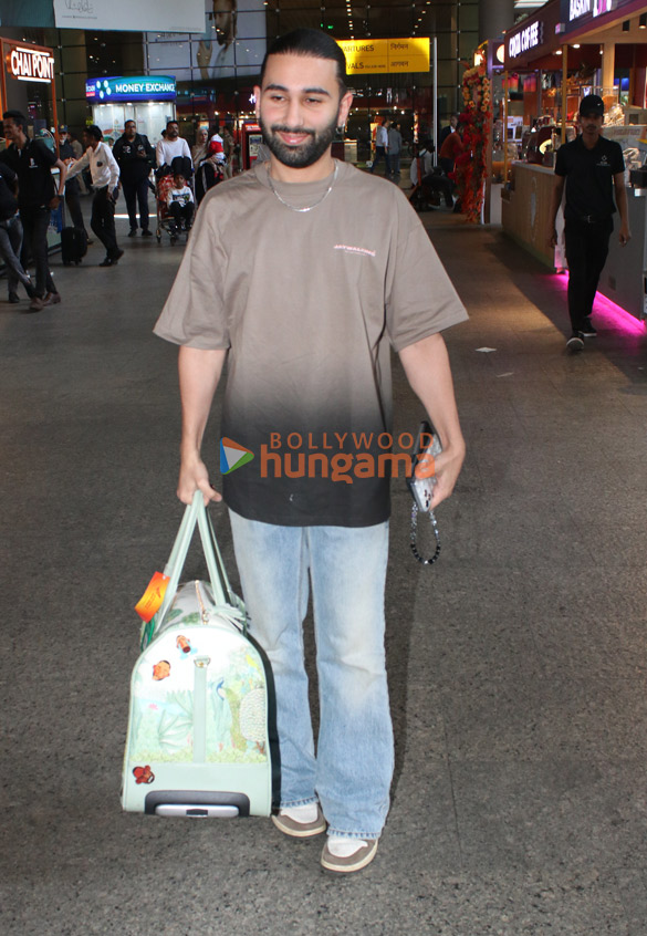 Photos Sidharth Malhotra, Riteish Deshmukh, Genelia D’Souza and others snapped at the airport (1)