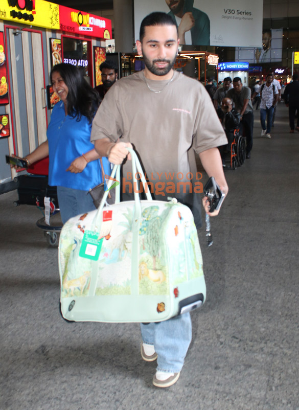 Photos Sidharth Malhotra, Riteish Deshmukh, Genelia D’Souza and others snapped at the airport (2)