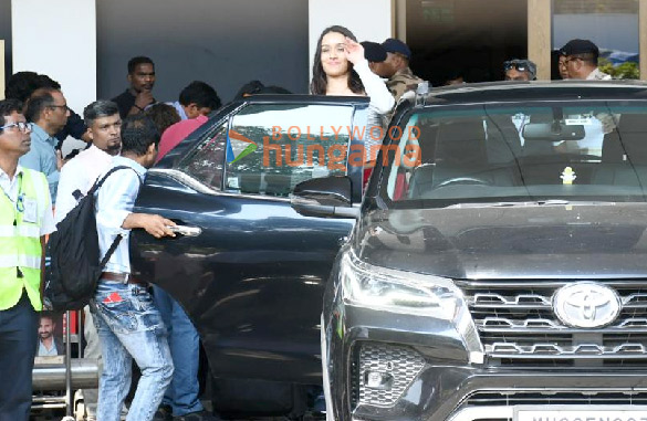 photos vicky kaushal katrina kaif shahid kapoor and others snapped at kalina airport 4