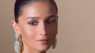 Receiving major Rani Chatterjee vibes from Alia Bhatt in this saree